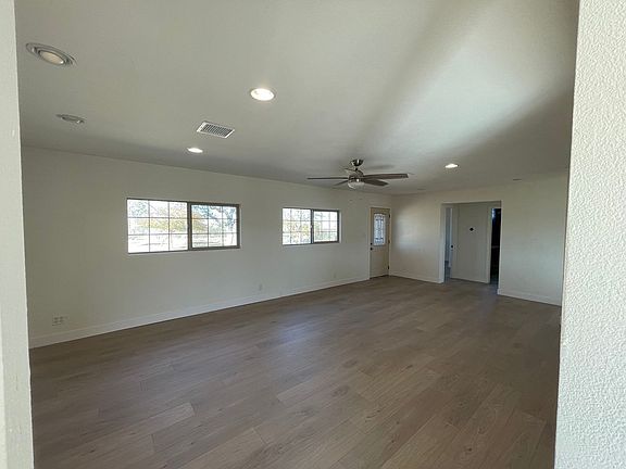 5th image of 56715 Scandia Ln