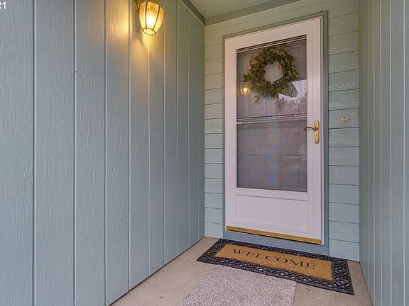 4th image of 10302 NE 85th Cir