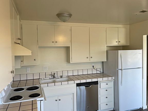 3rd image of 638 E Olive Ave #4