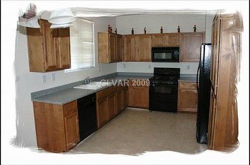 3rd image of 10495 Meadow Village St