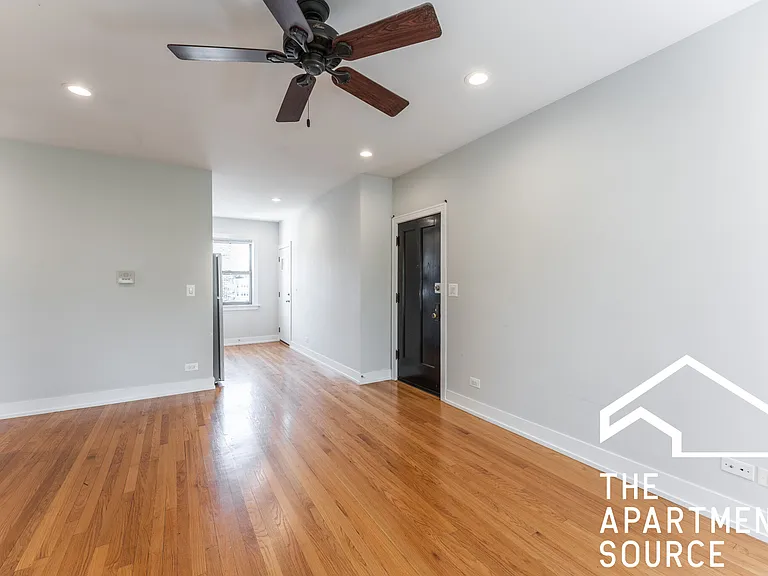4549 N Leavitt St #3 — Photo 4
