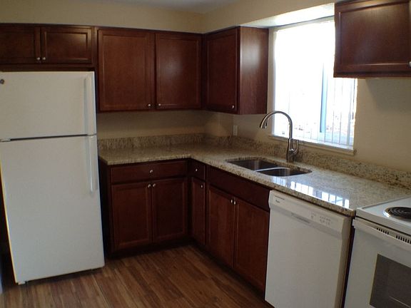 5th image of 2684 S Grant St