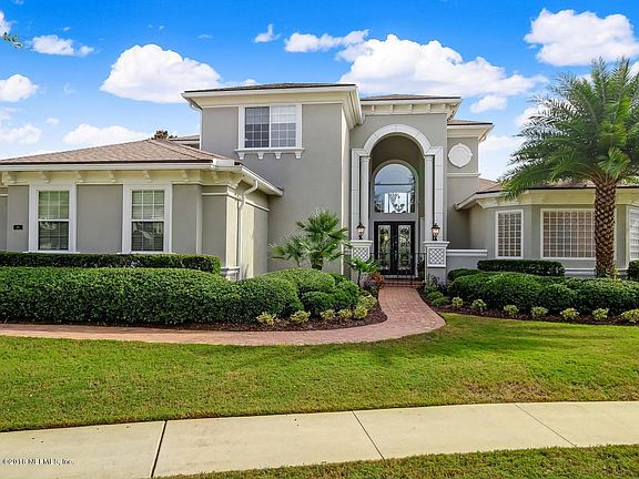 BEAUTIFUL FORMER MODEL HOME