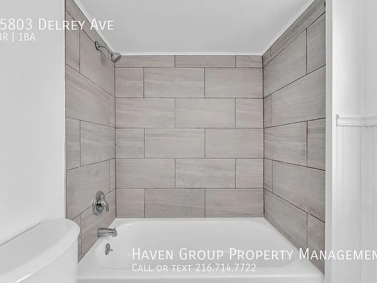 15803 Delrey Ave — Photo 18