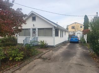 9 Quasuet Ave, Wareham, MA 02571