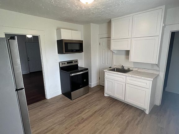 2nd image of 406 22nd St #A