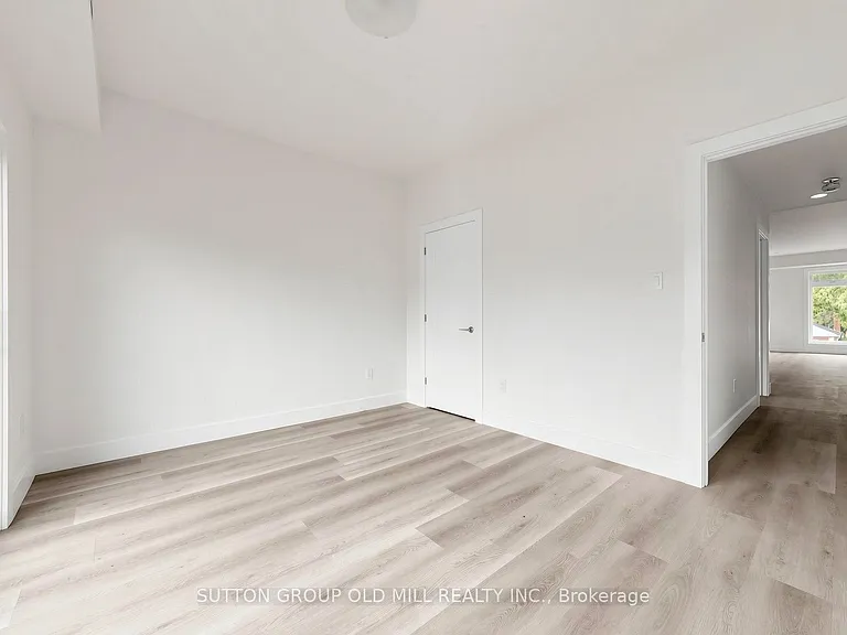1927 Lawrence Ave W #4 — Photo 18