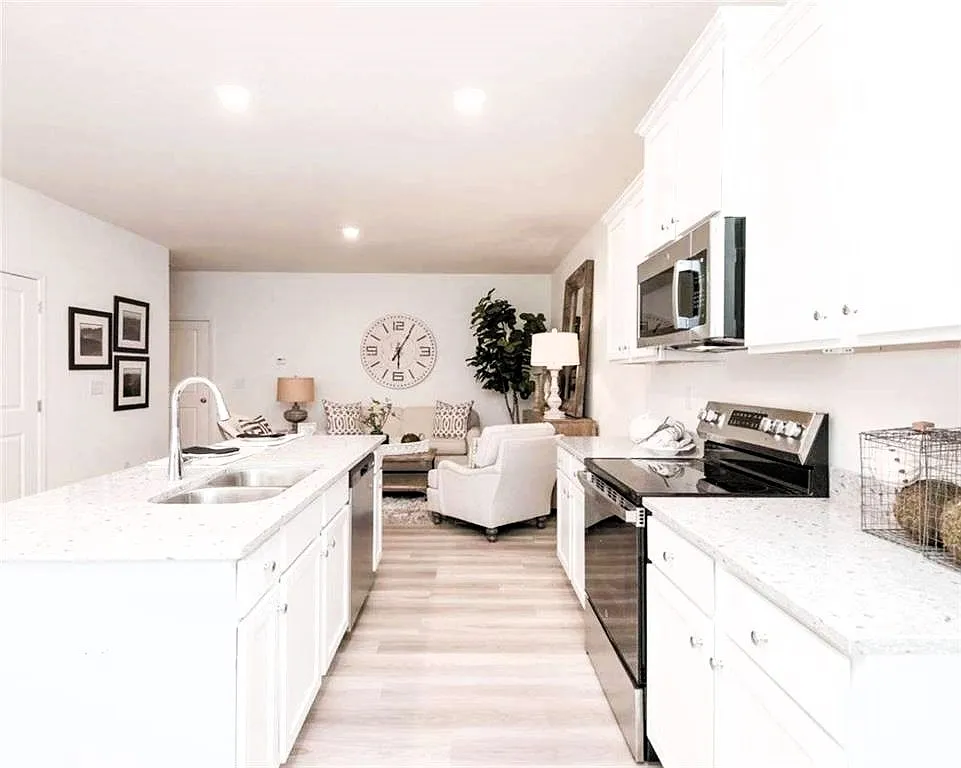 Building Photo - 2020 Woodbine Way
