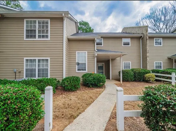 6402 Oakleaf Ln, Morrow, GA 30260