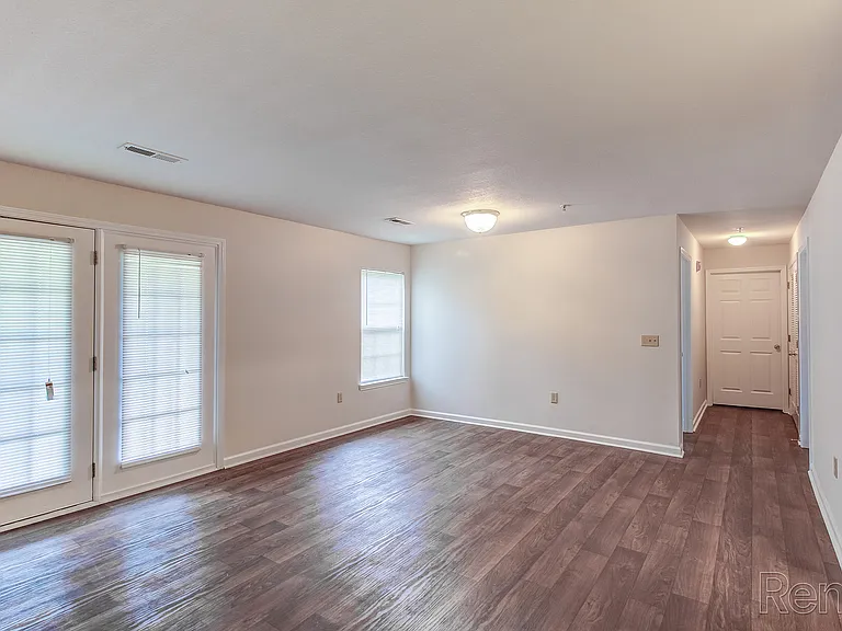 Plymouth Ridge Apartments — Photo 25