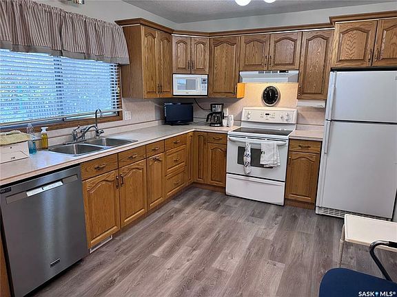 3rd image of 230 10th St