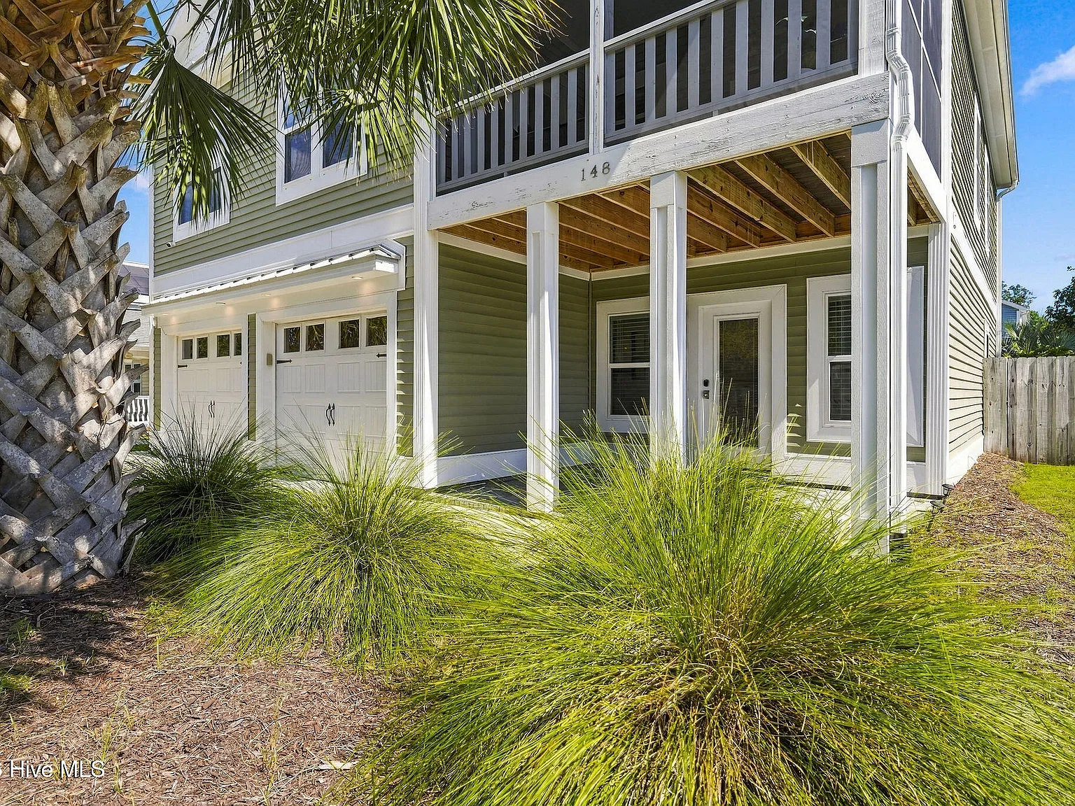 4 bed, 3.0 bath, 2071 sqft, $3,500 — Photo 2