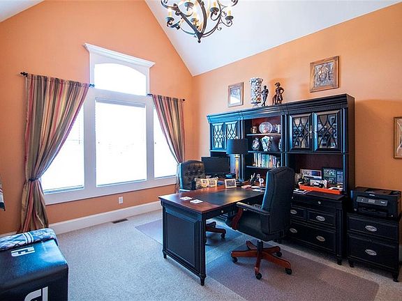 4th image of 4284 Fox Glen Dr