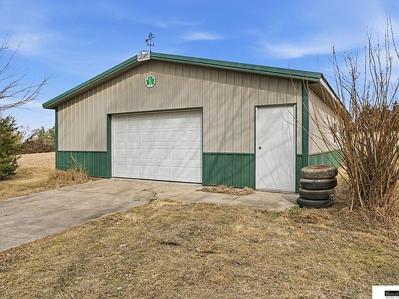 3rd image of 1606 N 4th Rd