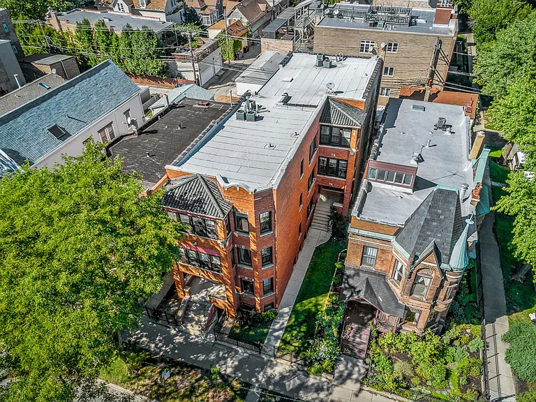 1436 W Addison St — Photo 4