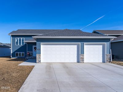 3034 45th Ave S, Grand Forks, ND, 58201