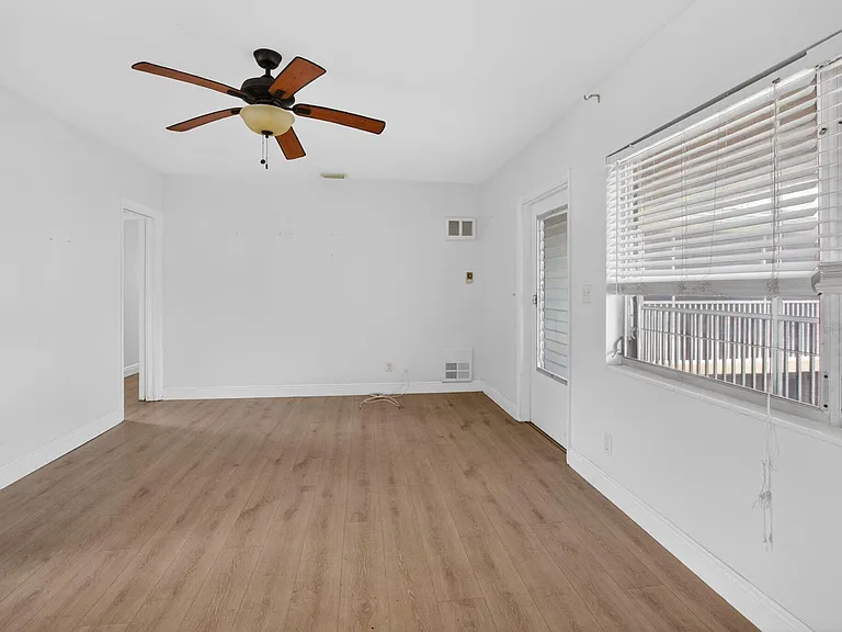 426 NE 7th Ave #2B — Photo 13