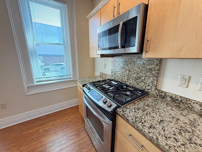 201 W Huron St #B — Photo 10
