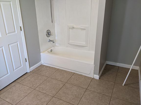4th image of 3003 Magnolia Ave