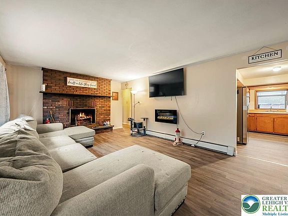 3rd image of 159 Summit Ave