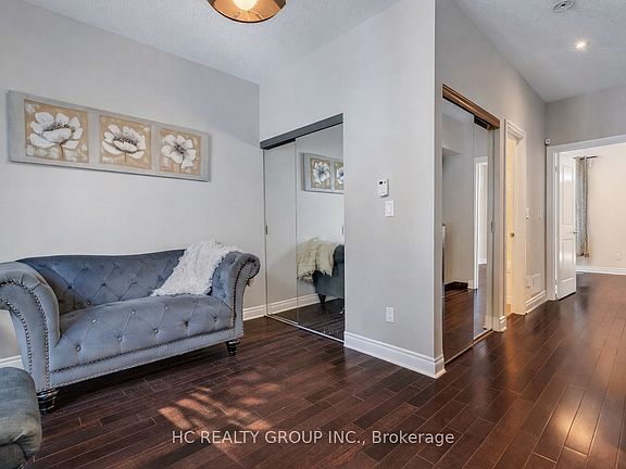 4th image of 225 S Park Rd #Townhouse 6