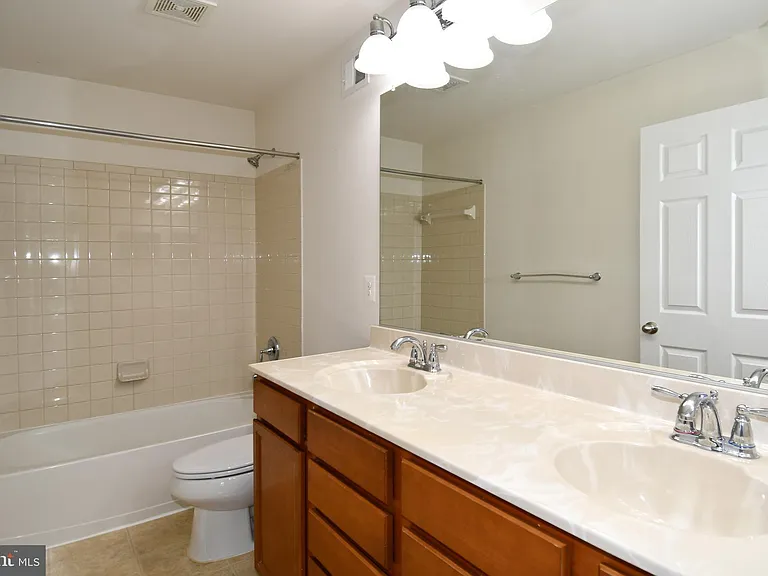 3082 American Eagle Blvd — Photo 36