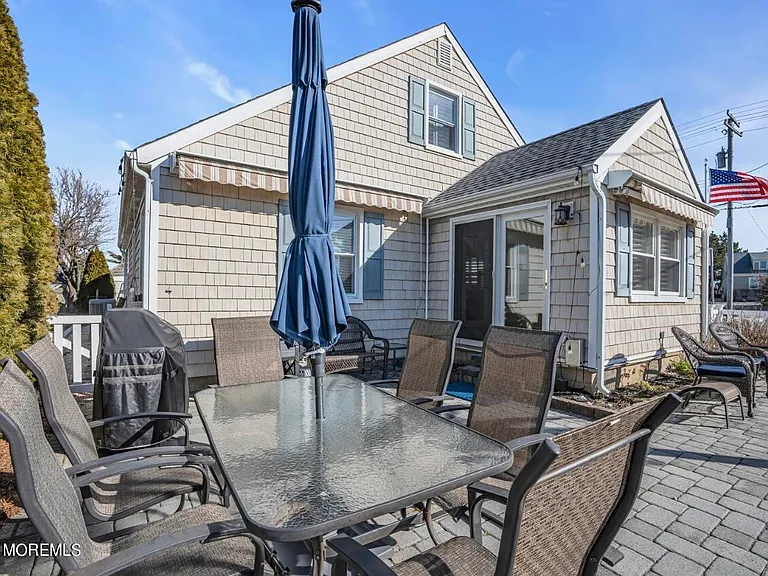 1403 Ocean Ave — Photo 16