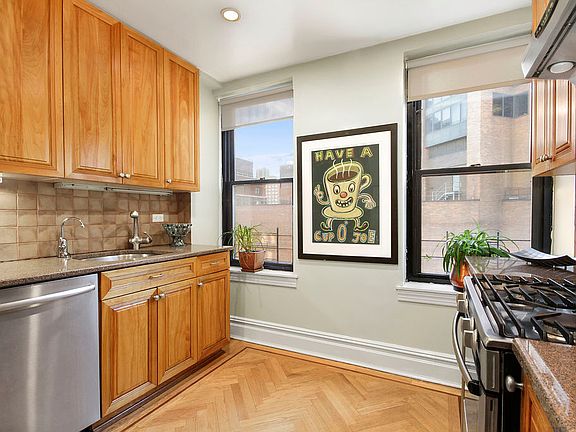 2nd image of 7 Park Ave APT 17A