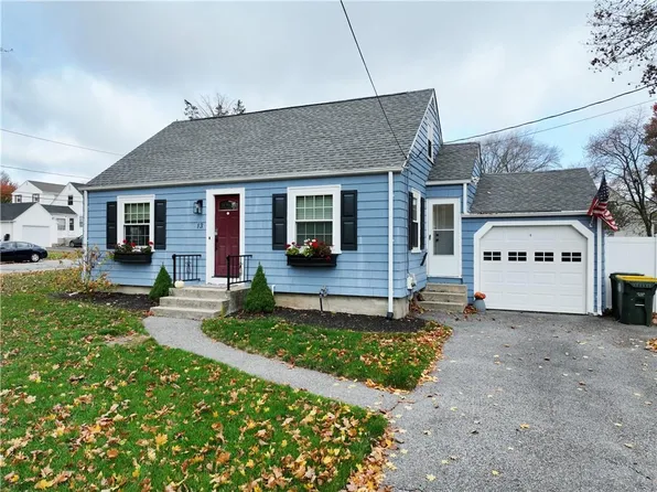 13 Herbert St, Smithfield, RI 02828