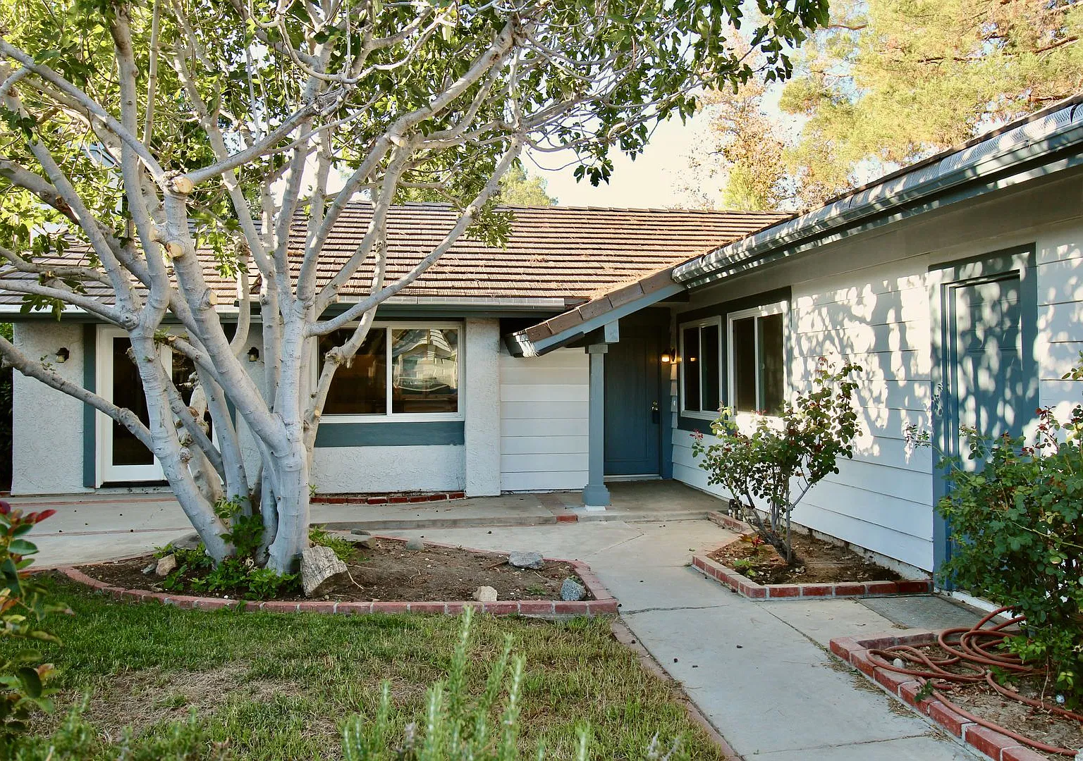 Spacious 3 Bedroom Home in Ideal Area — Photo 2