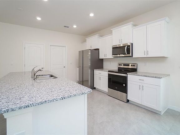 3rd image of 1546 Barberry Dr