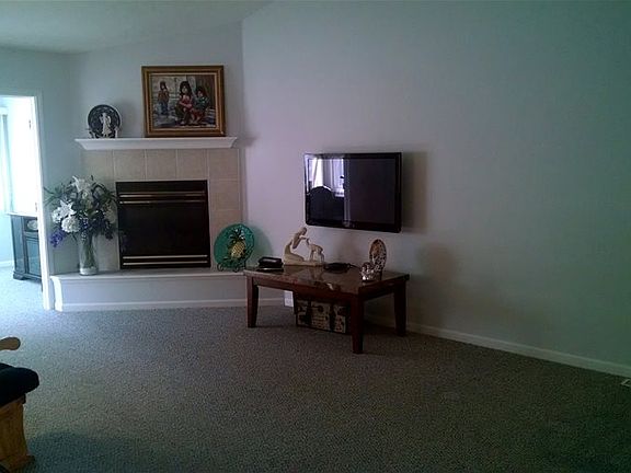 3rd image of 10922 Fountain View Cir