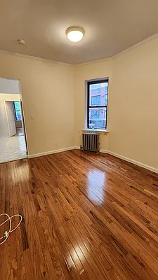 Rented by Manhattan Realty Group | media 11