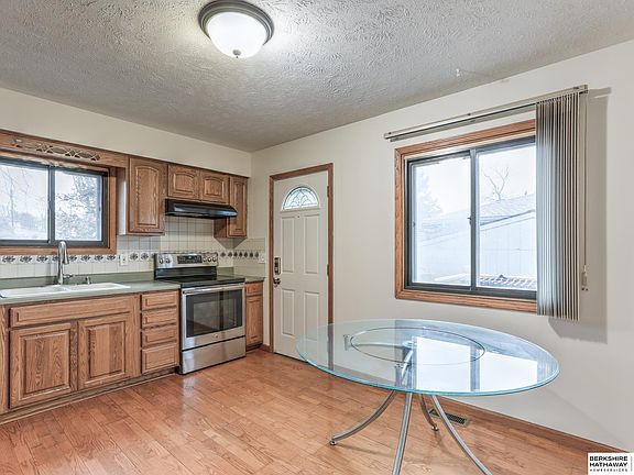 4th image of 7301 S 81st St
