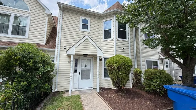 4704 Padma Ct — Photo 2