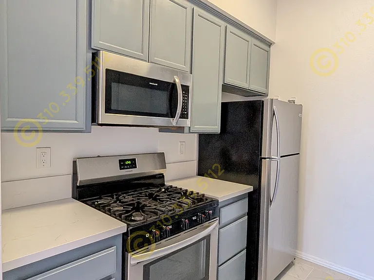 2481 Corinth Ave — Photo 9
