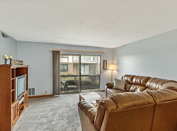 4th image of 6700 181st St #1501