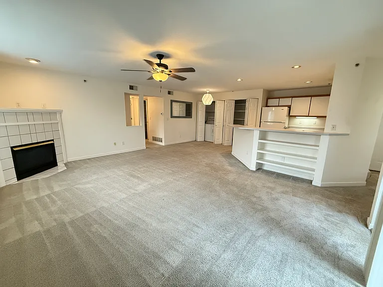 33 S Boulder Cir #301 — Photo 3