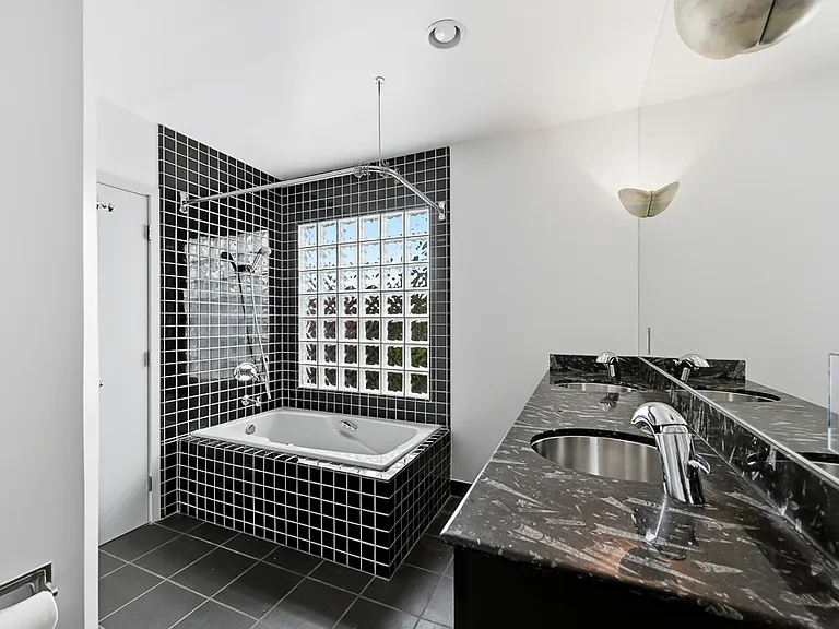 20 Kent Pl — Photo 47