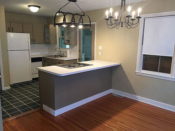 5th image of 2018 Meadow Ln