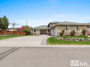 1680 Pinoak Ln, Carson City, NV