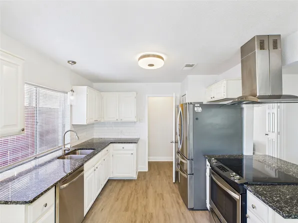 5401 Denise Dr, Haltom City, TX 76148