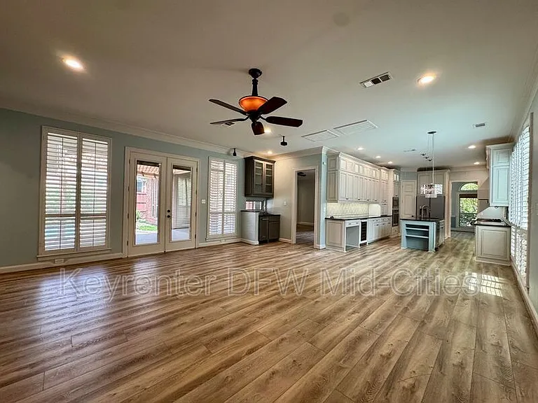 2417 Creekside Cir S — Photo 19