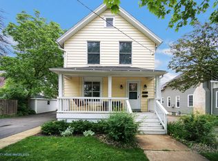 411 S Wheaton Ave, Wheaton, IL 60187