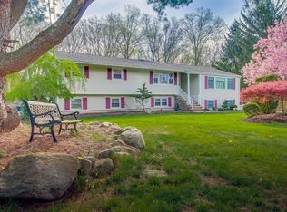 14 Dale Rd, Airmont, NY 10952