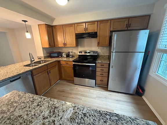 3rd image of 899 Regal Path Ln