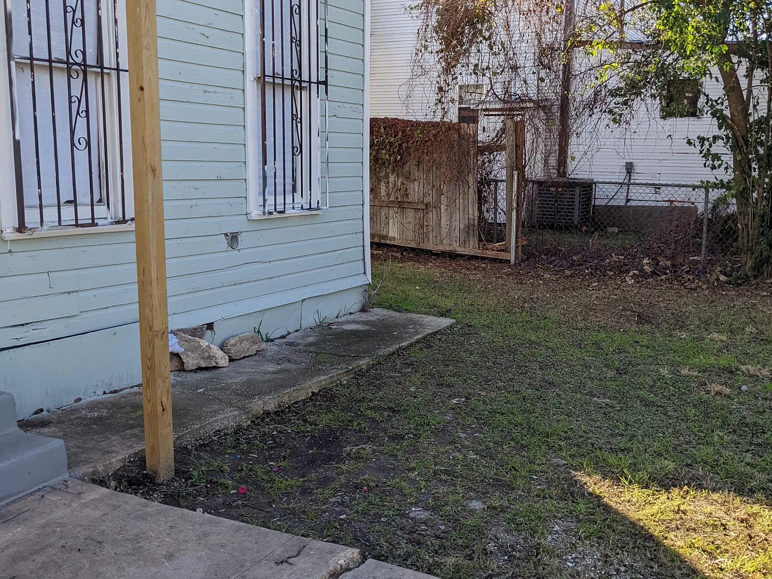 3 bed, 860 sqft, $1,500 — Photo 3