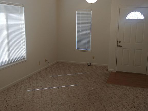 4th image of 2150 Foxwood Dr