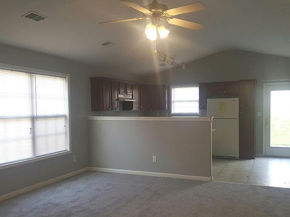3rd image of 160 Blue Heron Pl