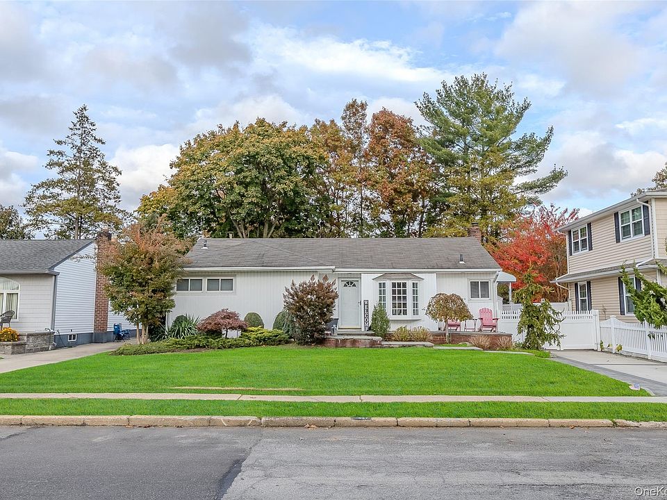 1st image of 527 Spruce Lane